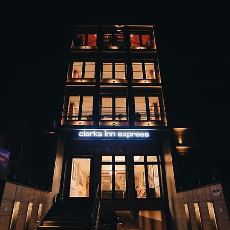 Clarks Inn Express, Dehradún Kültér fotó