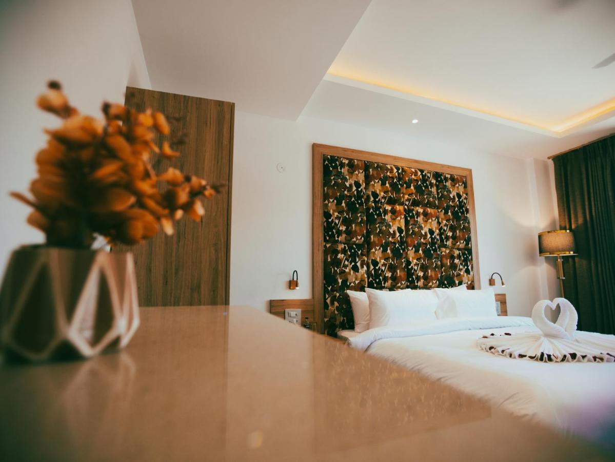 Clarks Inn Express, Dehradún Kültér fotó