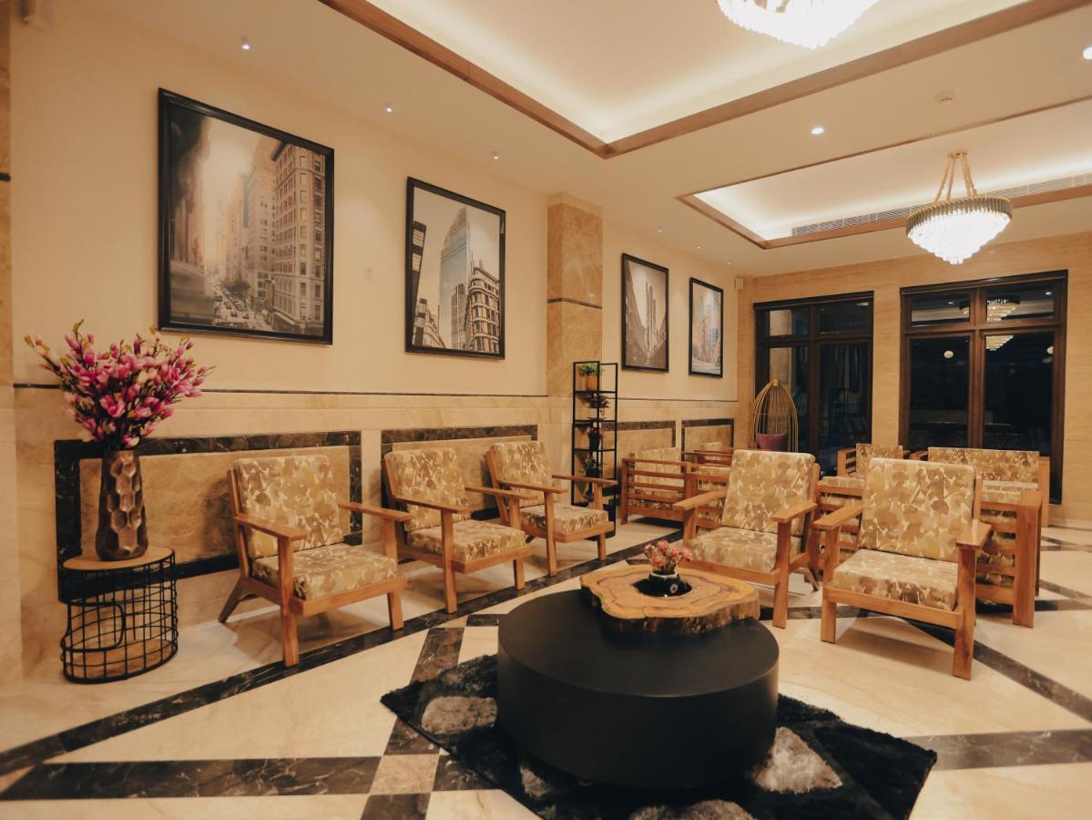 Clarks Inn Express, Dehradún Kültér fotó