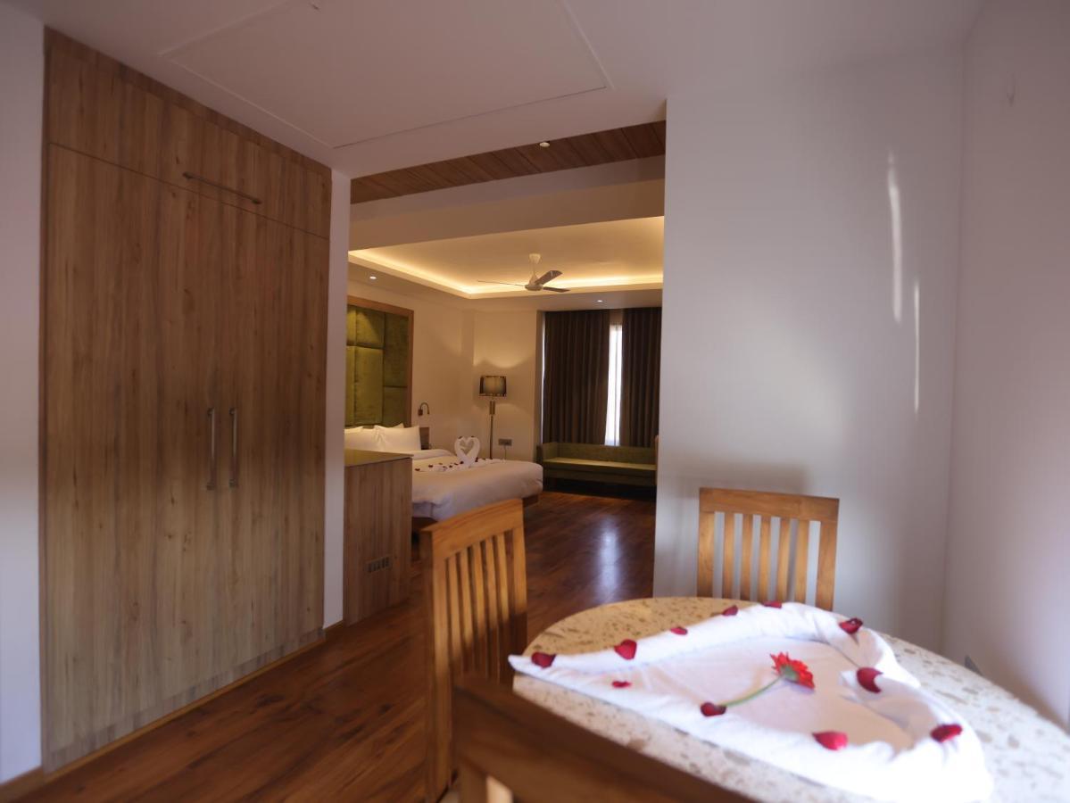 Clarks Inn Express, Dehradún Kültér fotó