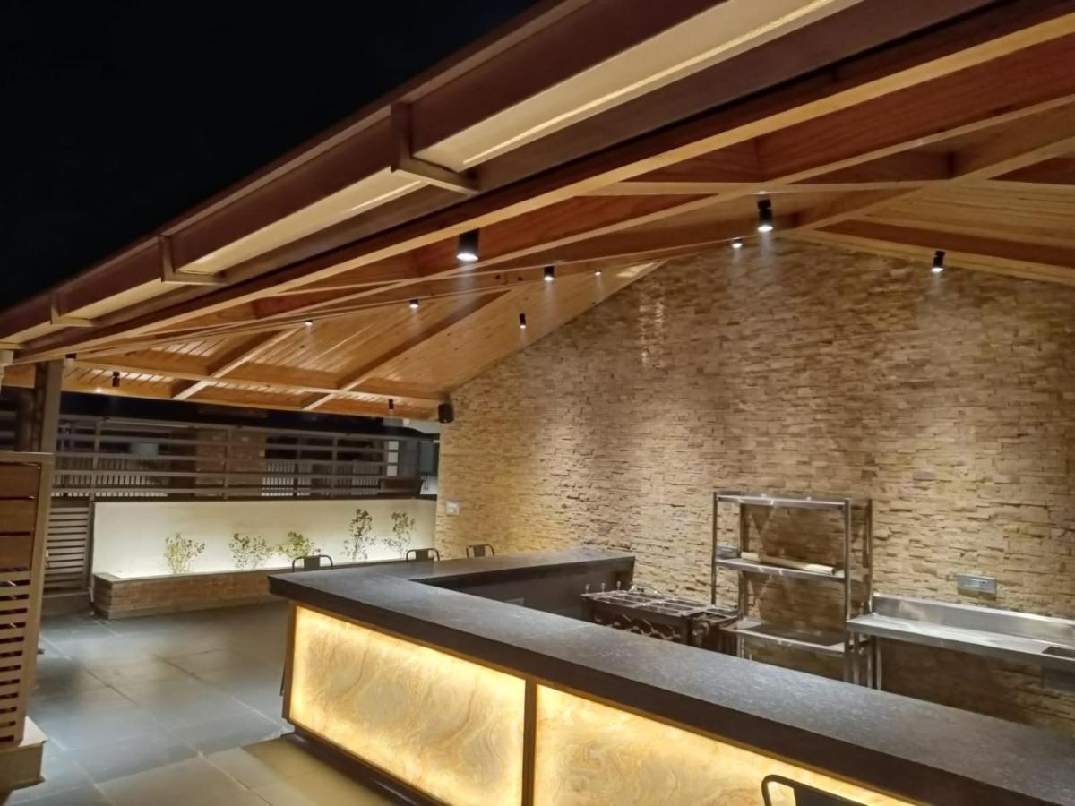 Clarks Inn Express, Dehradún Kültér fotó